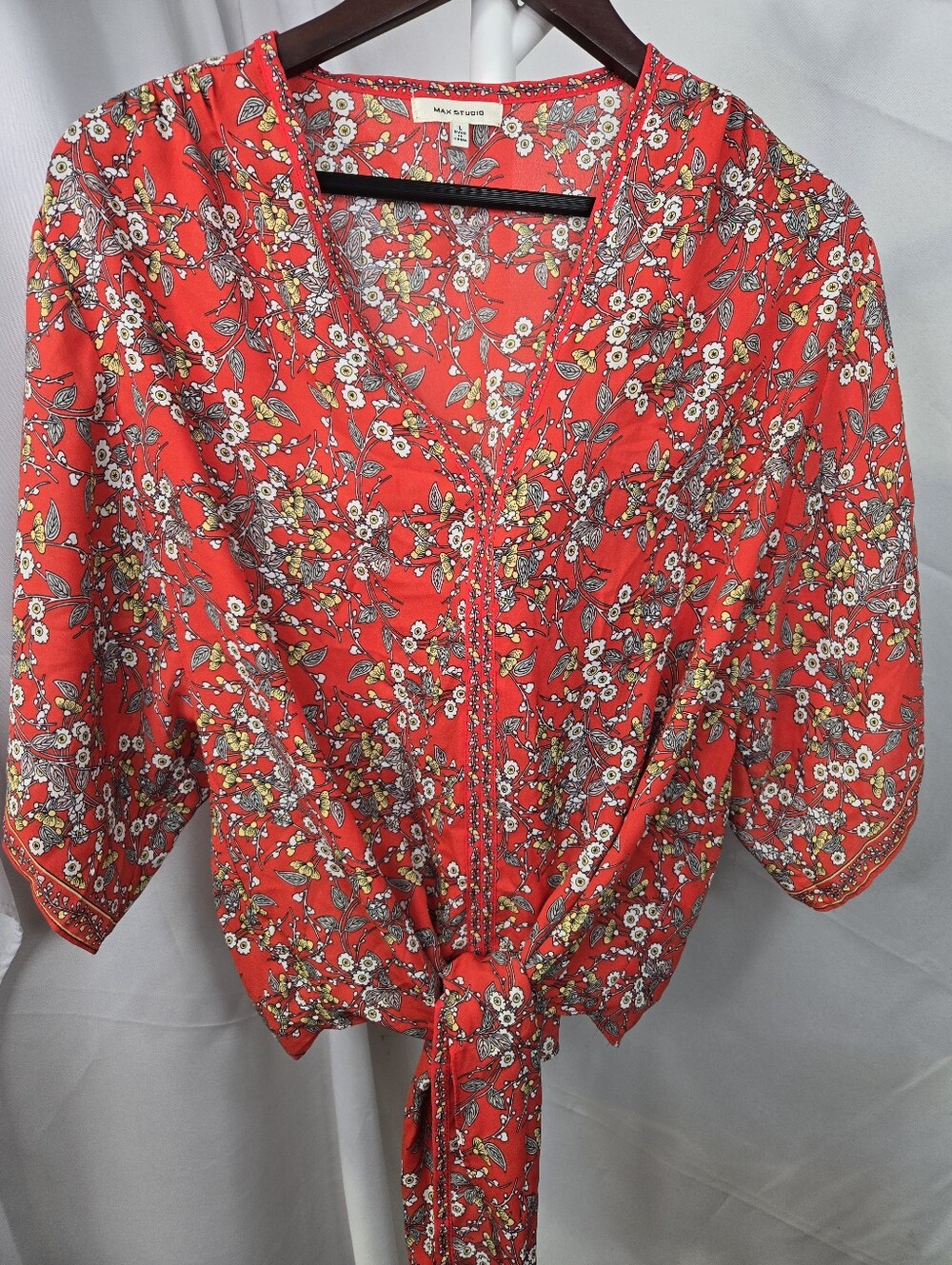 Max Studio Women's Top Blouse Red Floral Short Cape Sleeve V-Neck Size Large
